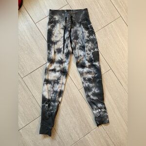 Lululemon joggers size 2. Black tie dye.